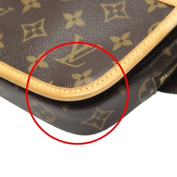 Louis Vuitton Monogram Bosphore Body Bag - Picture 6 of 13